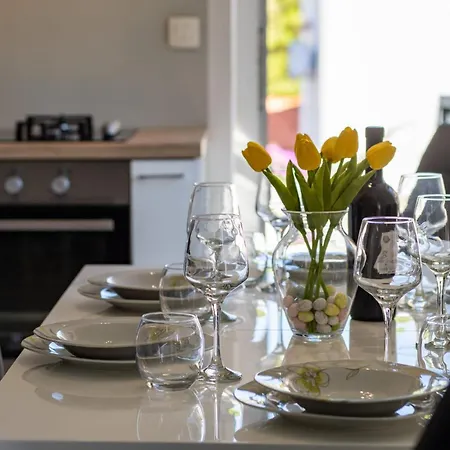 Sunny Eni Apartment Poljana (Ugljan)