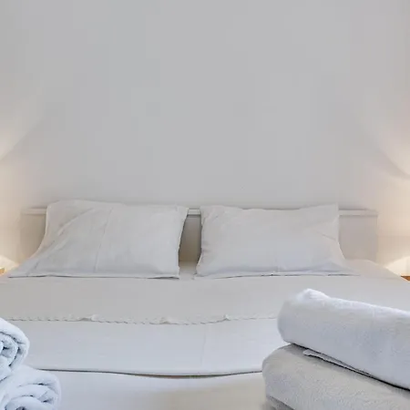 Sunny Eni Apartment *