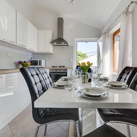 Apartament Sunny Eni Poljana (Ugljan)