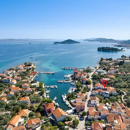 Appartamento Sunny Eni Poljana (Ugljan)